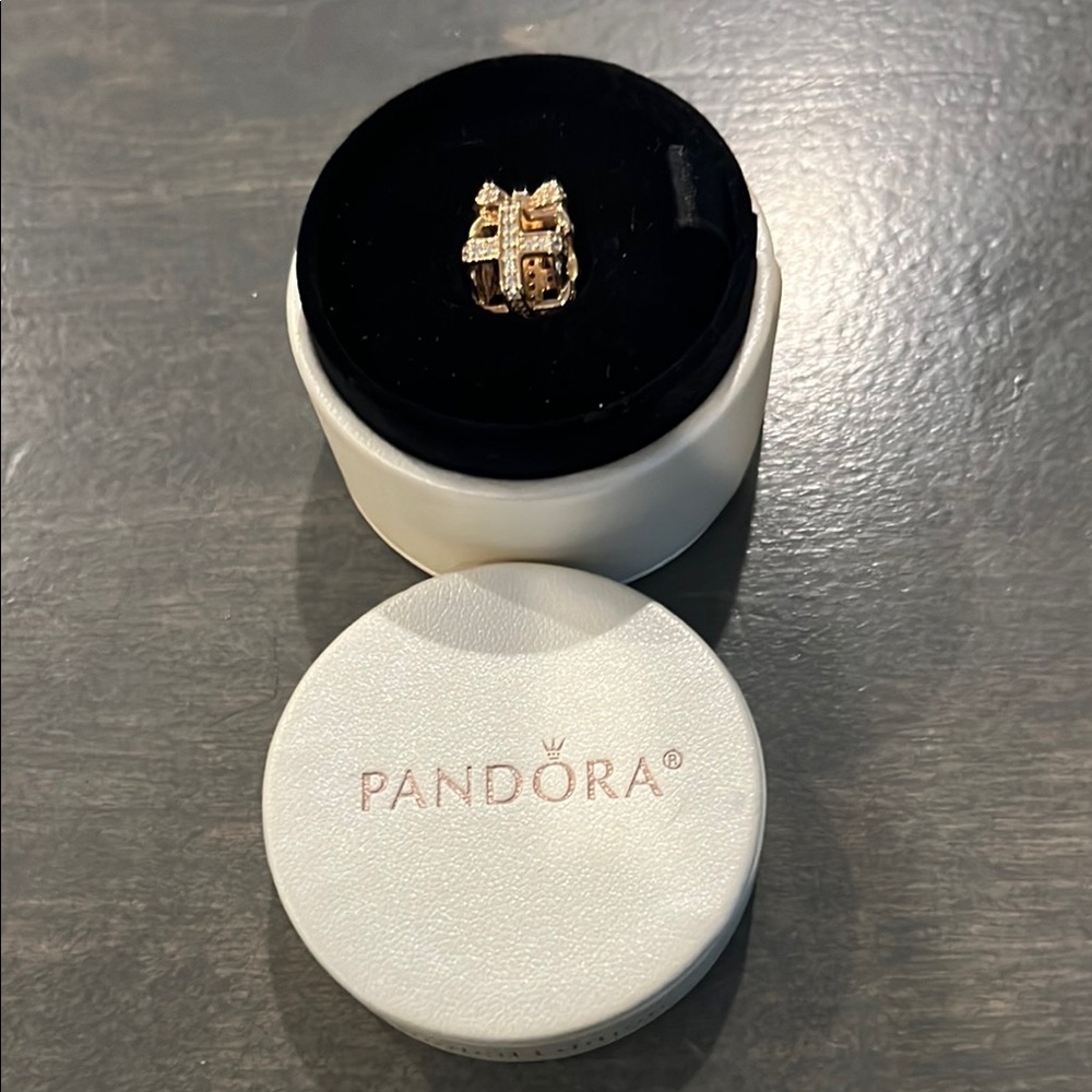 Pandora Gold pendant for a chain 2019-2020 limited edition
